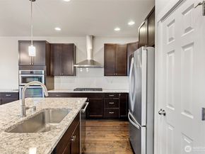 17913 38th Drive 20, Bothell WA 98012