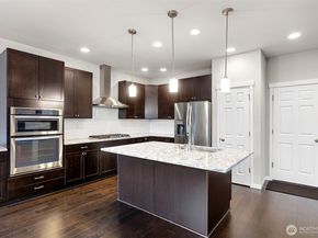 17913 38th Drive 20, Bothell WA 98012