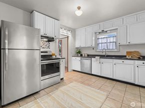 1211 N 3rd Street, Renton WA 98057