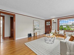 1211 N 3rd Street, Renton WA 98057