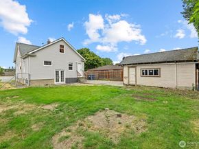 1211 N 3rd Street, Renton WA 98057