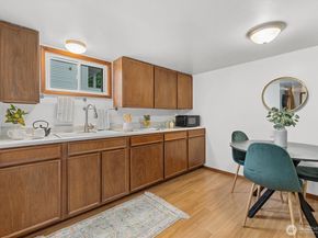 1211 N 3rd Street, Renton WA 98057