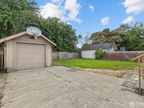1211 N 3rd Street, Renton WA 98057