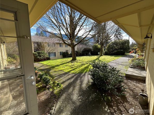 4717 Terrace Drive NE 4717, Seattle WA 98105