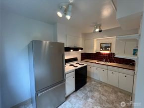 4717 Terrace Drive NE 4717, Seattle WA 98105