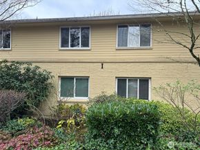 4717 Terrace Drive NE 4717, Seattle WA 98105