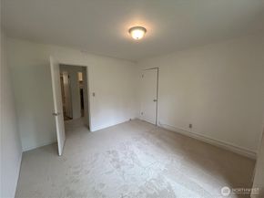 4717 Terrace Drive NE 4717, Seattle WA 98105