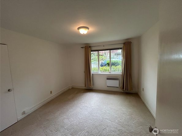 4717 Terrace Drive NE 4717, Seattle WA 98105