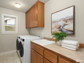 436 Wilderness Peak Drive NW, Issaquah WA 98027