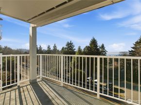 28610 16th Avenue S 303, Federal Way WA 98003