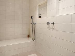 715 2nd Avenue 1501, Seattle WA 98104