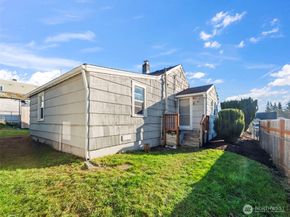 1022 Sheridan Road, Bremerton WA 98310