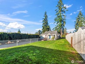 1022 Sheridan Road, Bremerton WA 98310