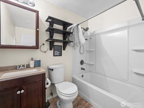 1022 Sheridan Road, Bremerton WA 98310