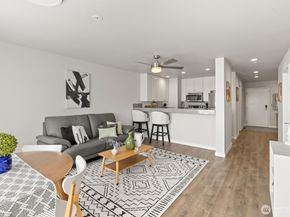 321 10th Avenue S 705, Seattle WA 98104