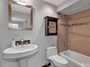 1231 5th Avenue N 101, Seattle WA 98109