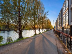 3616 Francis Avenue N, Seattle WA 98103