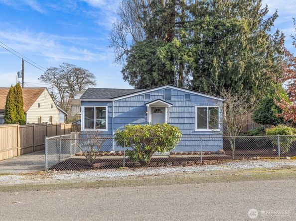 13332 34th Avenue S, Tukwila WA 98168