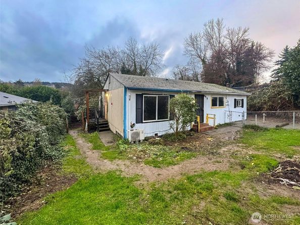 8915 10th Avenue S, Seattle WA 98108