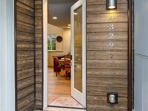 4329 Woodland Park Avenue N, Seattle WA 98103