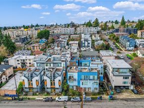 4329 Woodland Park Avenue N, Seattle WA 98103