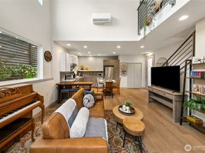 4329 Woodland Park Avenue N, Seattle WA 98103