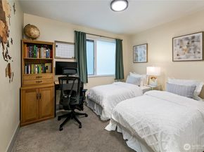 4329 Woodland Park Avenue N, Seattle WA 98103