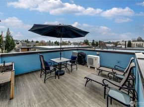 4329 Woodland Park Avenue N, Seattle WA 98103