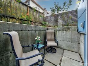 4329 Woodland Park Avenue N, Seattle WA 98103