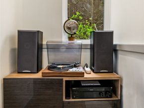 4329 Woodland Park Avenue N, Seattle WA 98103