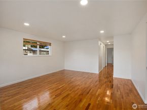 31368 13th Avenue S, Federal Way WA 98003