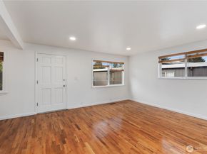 31368 13th Avenue S, Federal Way WA 98003