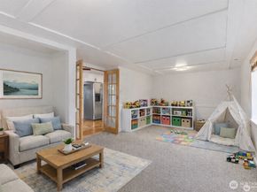 31368 13th Avenue S, Federal Way WA 98003