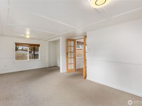 31368 13th Avenue S, Federal Way WA 98003