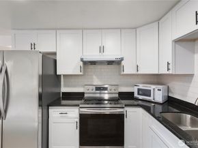 31368 13th Avenue S, Federal Way WA 98003