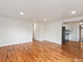 31368 13th Avenue S, Federal Way WA 98003