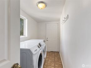 31368 13th Avenue S, Federal Way WA 98003