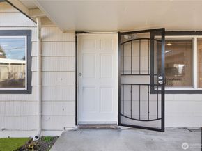 31368 13th Avenue S, Federal Way WA 98003