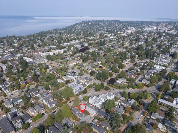 5932 Fauntleroy Way SW 4, Seattle WA 98136
