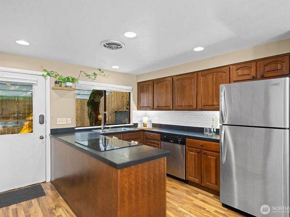 5932 Fauntleroy Way SW 4, Seattle WA 98136