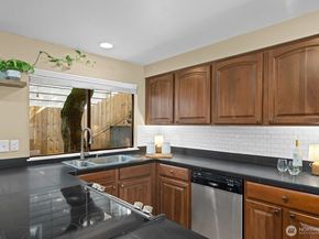 5932 Fauntleroy Way SW 4, Seattle WA 98136