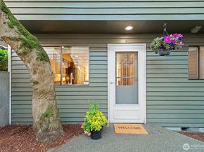 5932 Fauntleroy Way SW 4, Seattle WA 98136