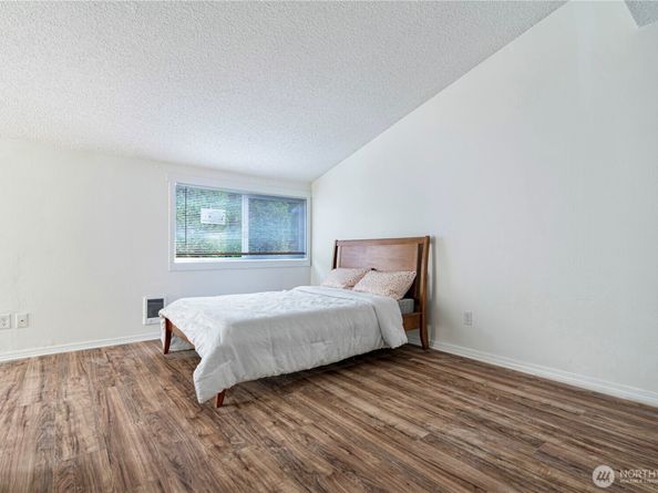 12605 SE 42nd st 605, Bellevue WA 98006