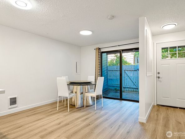 12605 SE 42nd st 605, Bellevue WA 98006