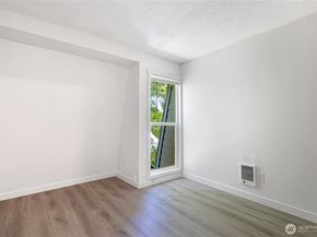 12605 SE 42nd st 605, Bellevue WA 98006