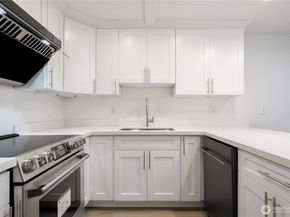 12605 SE 42nd st 605, Bellevue WA 98006