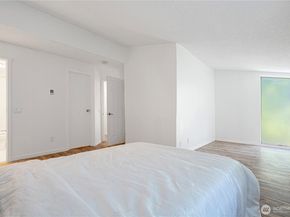 12605 SE 42nd st 605, Bellevue WA 98006