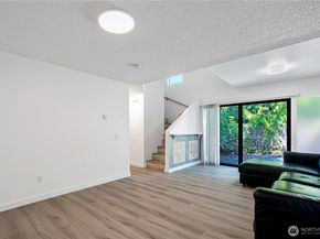 12605 SE 42nd st 605, Bellevue WA 98006