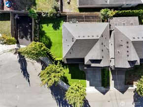 2211 SW 103rd Place, Seattle WA 98146