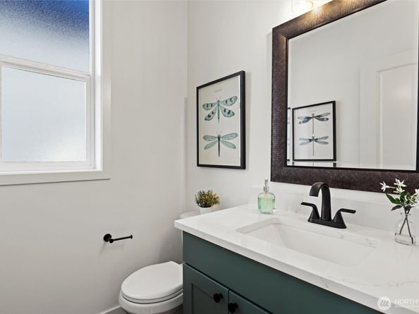 2211 SW 103rd Place, Seattle WA 98146